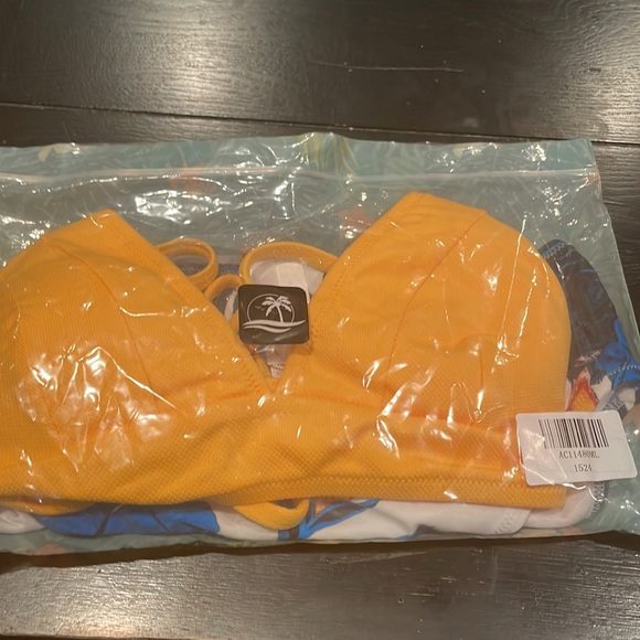 NWT Cupshe Yellow and Blue Floral Bikini, size Large - Picture 5 of 5